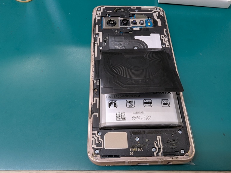 LG V60（エルジーヴイシックスティ）のバッテリー交換ならスマホ修理工房アル・プラザ小杉店へお任せください
